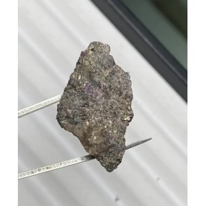 红硅硼铝钙石