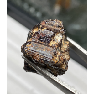 红硅硼铝钙石