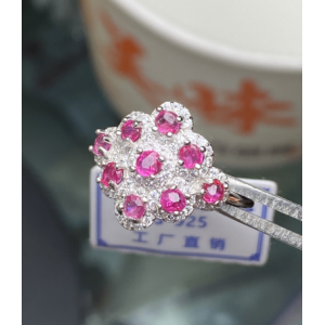 红宝石戒指